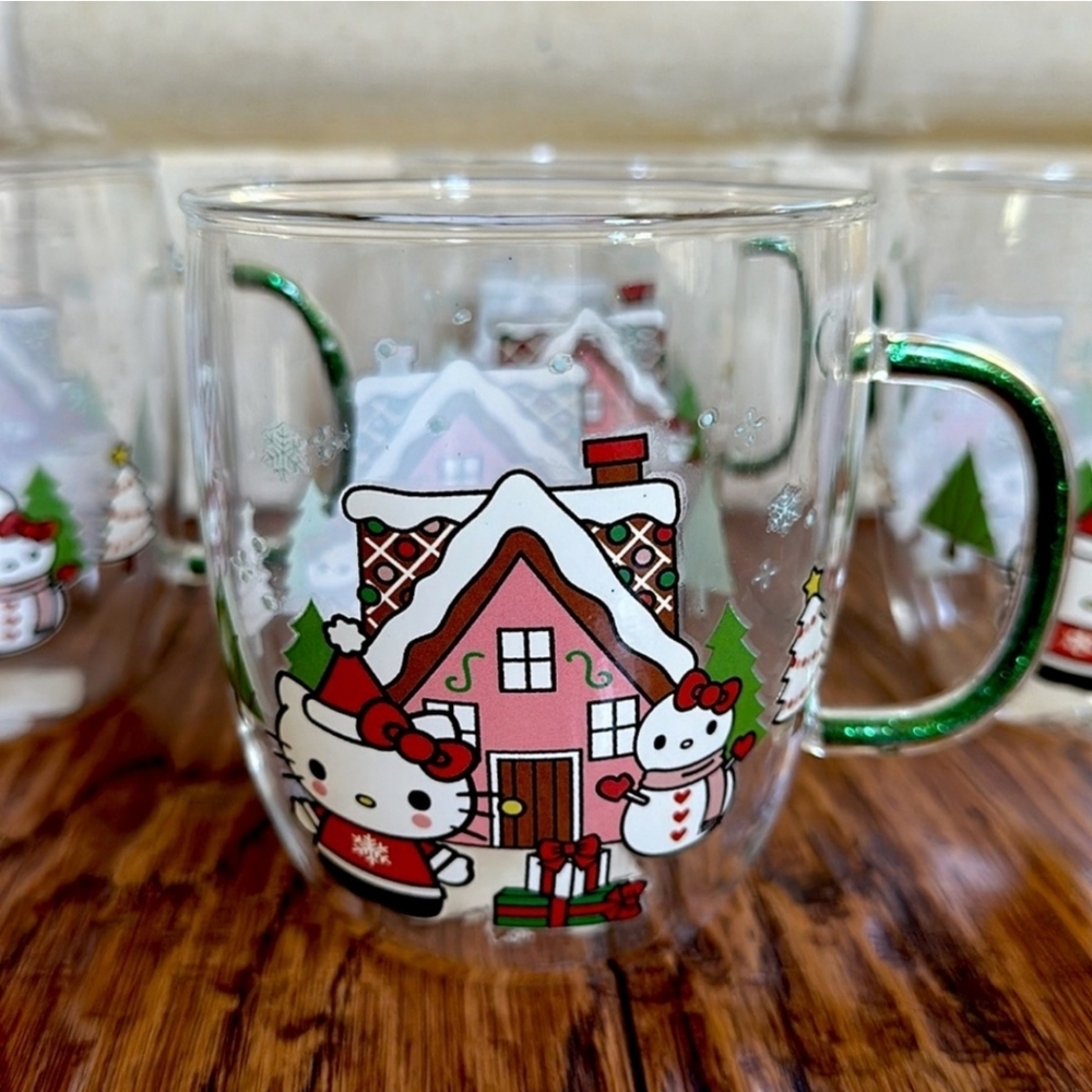 Sario Hello Kitty Snowy Christmas Glass Bistro Mug with glittered handle 14 oz